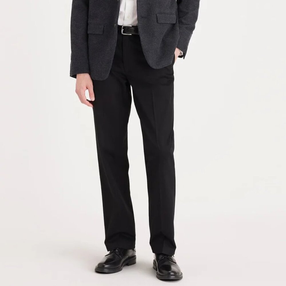 Docker's Signature Khakis, Classic Fit‎